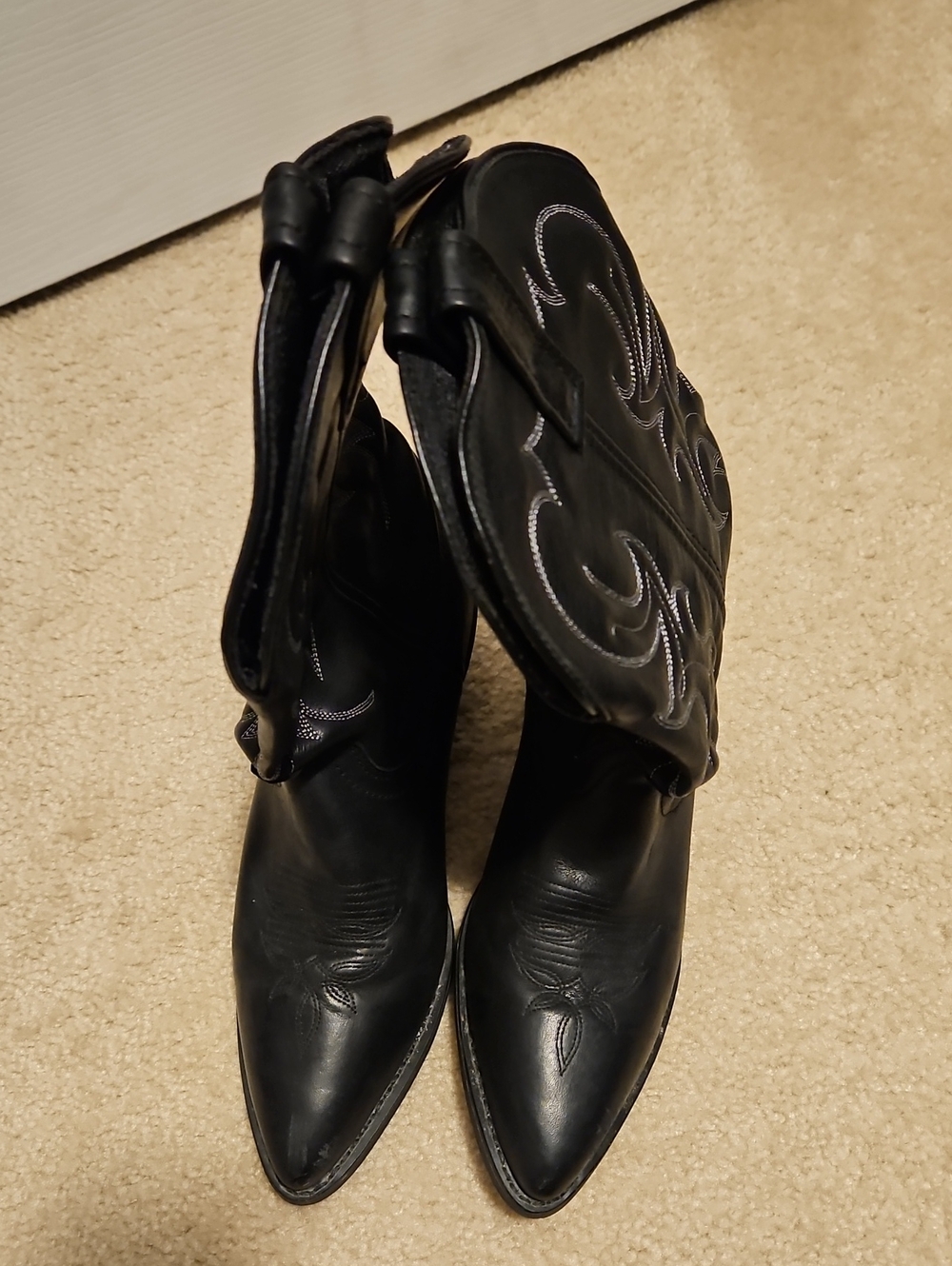 Laredo Black Western Leather Boots with Contrast Stitching